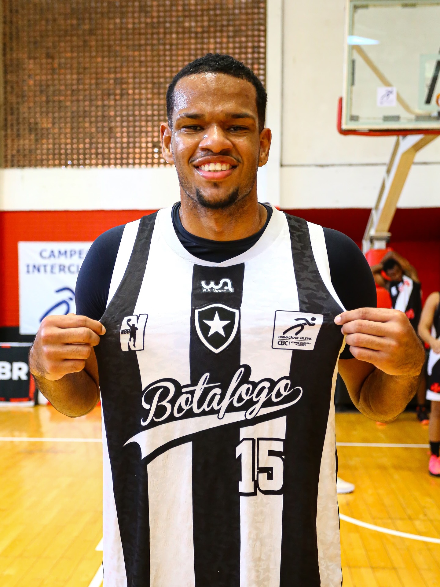 Mais uma pra conta! 🔥
O Glorioso bateu o Vasco por 83 a 43 pelo LDB (Liga de Desenvolvimento de Basquete).
Nesta segunda-feira, o Mais Tradicional encara outro clássico, desta vez contra o Flamengo, na briga pela classificação à Série Ouro.
#Botafogo #Basquete
📸 Wallace Lima / BFR