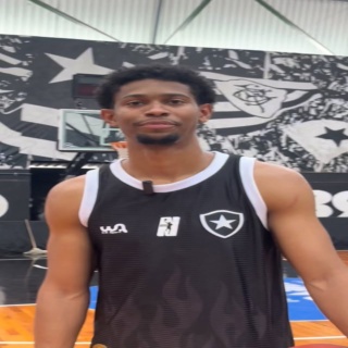 A resenha está garantida com o @thesmoothcannon 🏀

No nosso Rolé Alvinegro, o Ala do @botafogobasqueteoficial mostra que talento não falta… e que risada também!

Vamos, Glorioso!

🎥 @martinssdanii_