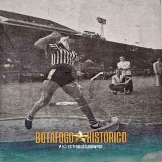 Em 1950, no Estádio do Fluminense, nossa grande atleta Ivette Mariz vence a prova de Arremesso de peso.

#Botafogo #TBT

⭐ Colaboração: Luiz Felipe Carneiro de Miranda (Botafogo Memória)