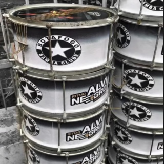 Hoje a Ritmo Alvinegro vai conduzir a Botafogo Samba Clube na avenida e com ela todo a energia de nossa torcida.
Pra cima gloriosos 🔥