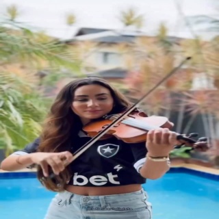 Sabadou com Letícia Soares @leticiaaviolinista interpretando nosso hino. Um gesto de talento e amor ao nosso Glorioso. 💕