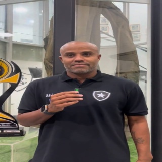 Rolé Alvinegro com nosso craque @felipebadao 🔥
Provando que ele reina tanto nas areias… quanto nas respostas!
🎥 @martinssdanii_
#botafogo #botafogosocialeolimpico #felipeadão #futevolêi
