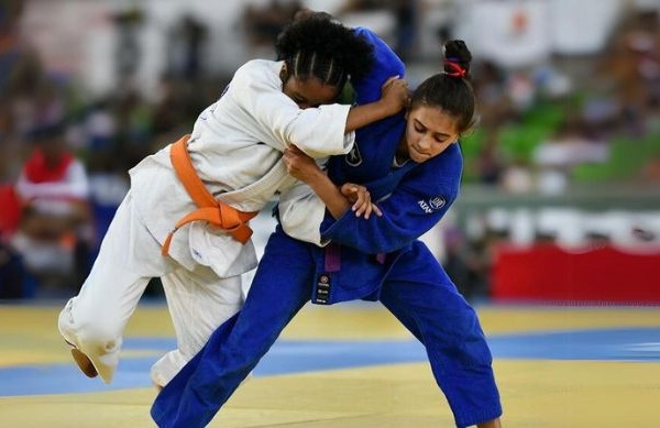 Atleta do Botafogo Judô é campeã brasileira estudantil