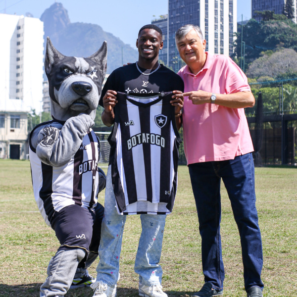 Luiz Henrique visita General Severiano, sede do Botafogo, e é recebido pelo presidente Durcesio