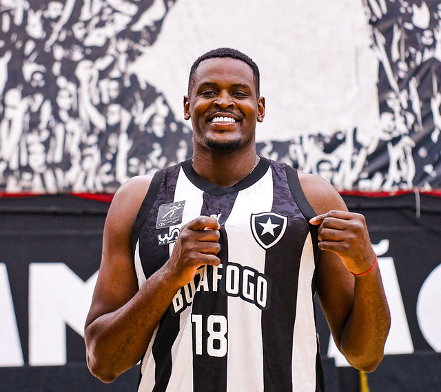 Pivô Thiago Mathias é o novo reforço do Botafogo Basquete